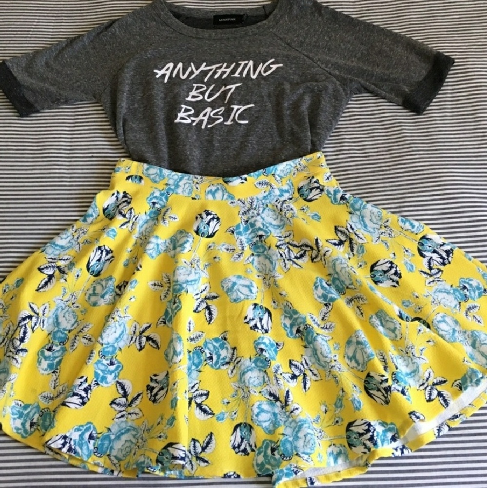 Yellow high waisted skirt